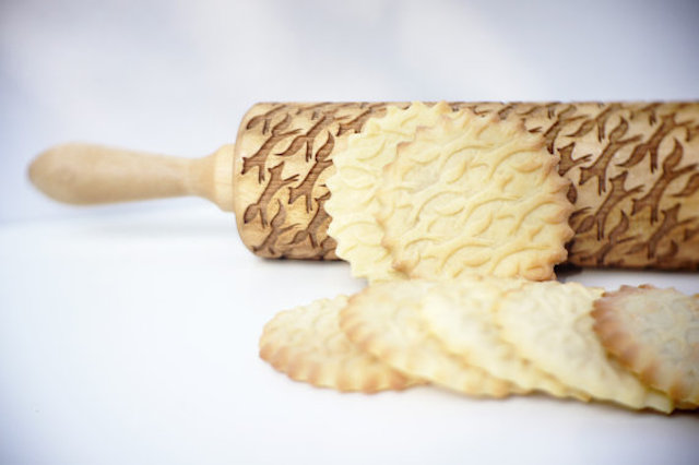 Rolling pin with patterns