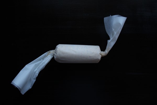 Butter rolled in paper, How to make flavored butter and how to use it. Learn it all at Ateriet.