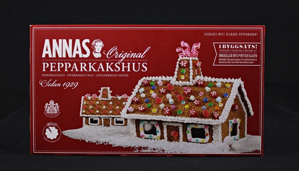 What is Pepparkakor? - Learn all about the Swedish Gingersnap and get a full recipe at Ateriet.com