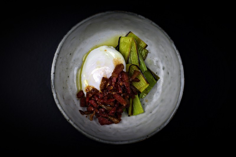 Poached Egg with Leeks, Pork and Japanese Soy. A great recipe at Ateriet.com