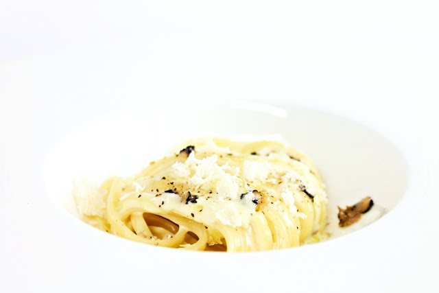 Linguine with Truffles, Cream and Parmesan Cheese