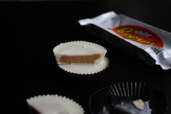 Reese’s White Peanut Butter Cups Taste Test at Ateriet