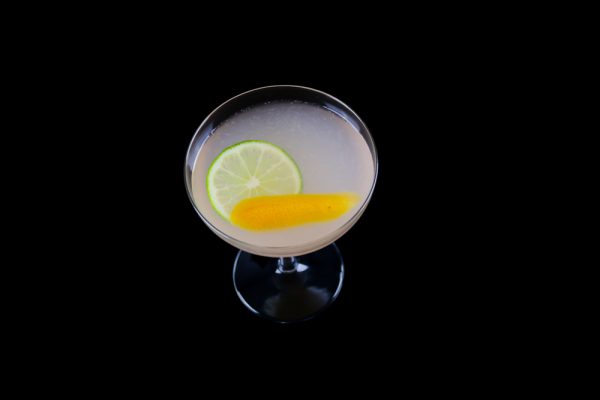 How To Make a Pink Grapefruit Gimlet