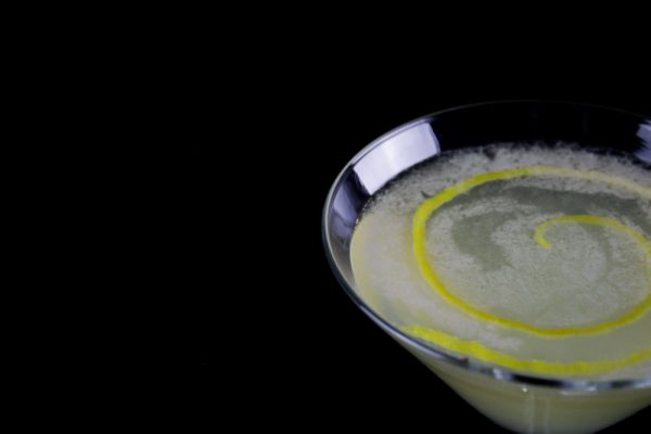 How To Make a Classic Bee’s Knees Cocktail