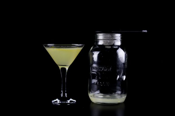 How To Make a Classic Bee’s Knees Cocktail