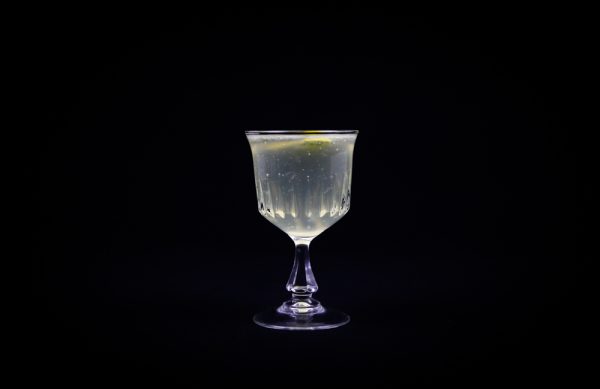 6 Champagne Cocktails To Serve This New Year's Eve - Ateriet.com