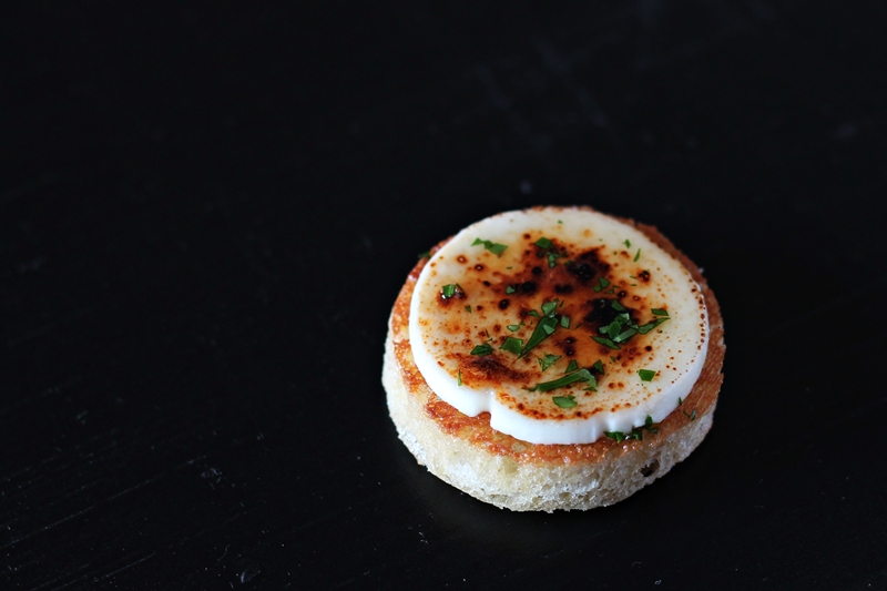 chevre chaud goat cheese on toast
