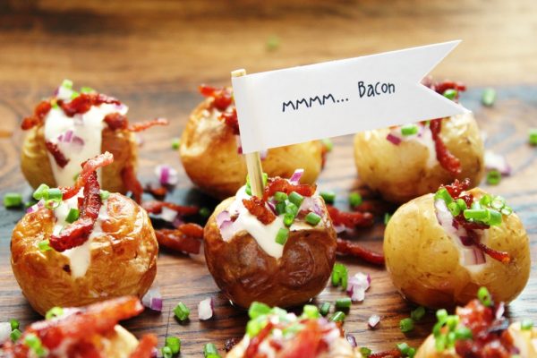 Mini Baked Potatoes with Sour Cream, Bacon and Chives