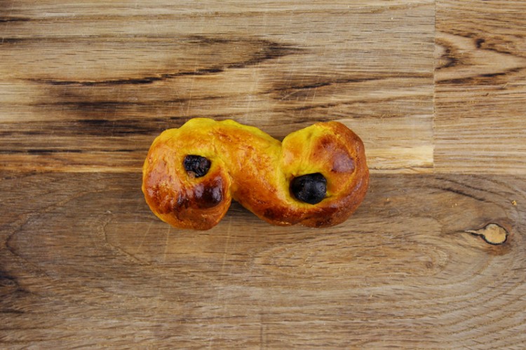 Learn all about the Swedish St Lucia Saffron Buns - The Lussekatt