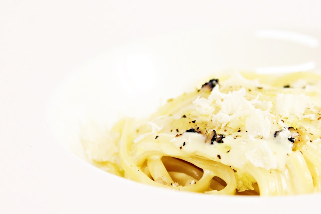 Linguine with Truffles, Cream and Parmesan Cheese