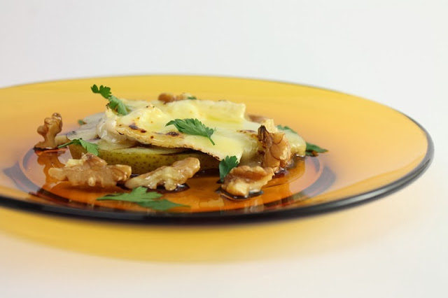 Baked Brie Cheese with Grilled Pear and Walnuts