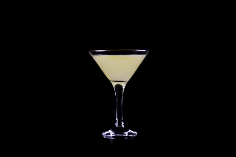 How To Make a Classic Bee’s Knees Cocktail