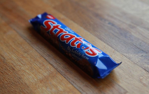 Stratos Chocolate Bar Taste Test - Norwegian Chocolate Packed With Bubbles