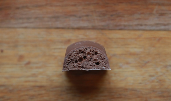 Stratos Chocolate Bar Taste Test - Norwegian Chocolate Packed With Bubbles