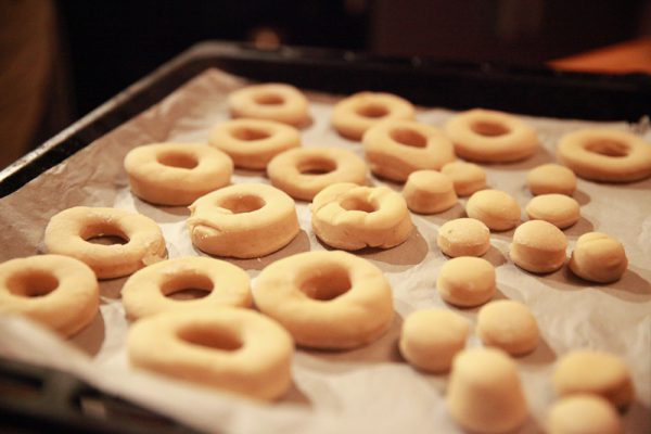 How To Make Mini Doughnuts With Cinnamon and Sugar