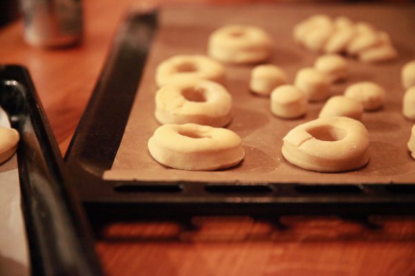 How To Make Mini Doughnuts With Cinnamon and Sugar