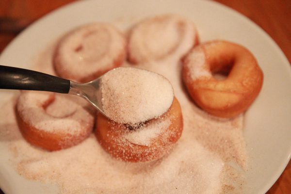 How To Make Mini Doughnuts With Cinnamon and Sugar