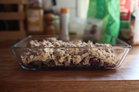 Easy Rhubarb Crumble Pie - You can’t fail this