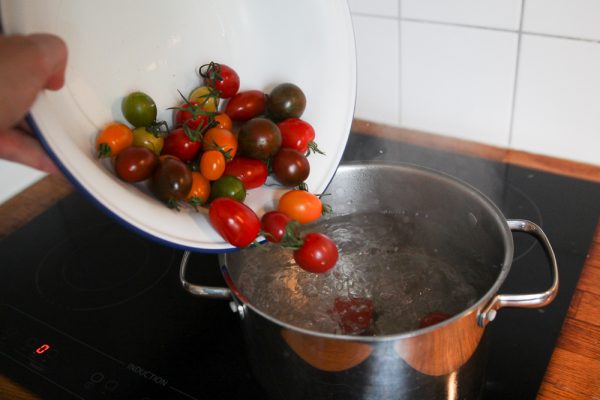 How To Make Oven Dried Cherry Tomatoes